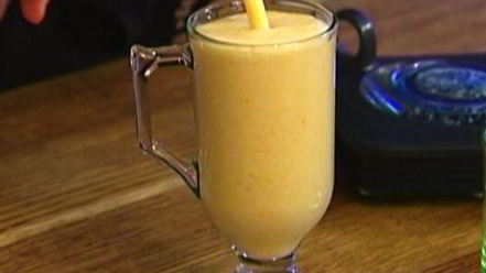 Рецепт молочного коктейля с персиками и апельсинами