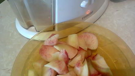 Рецепт персиково-изюмного морс