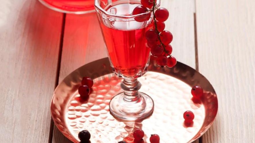 Рецепт домашней наливки из красной смородины