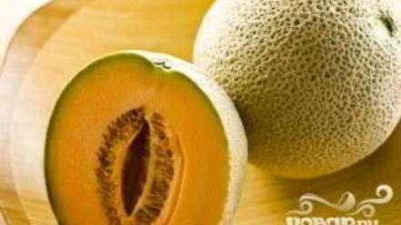 Рецепт напитка для взрослых с медовой дыней и огурцом