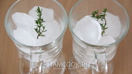 Рецепт напитка из каркаде с тимьяном