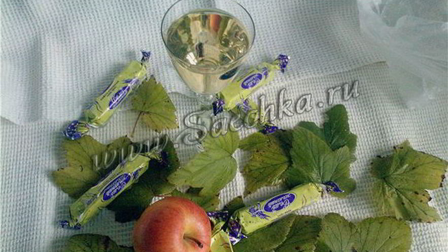 Рецепт настойки на листьях смородины осенний поцелуй