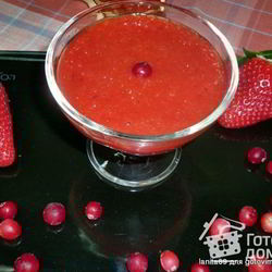 Рецепт Соуса Сангрияк мясу из клюквы и клубники