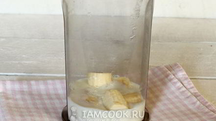 Рецепт бананового смузи с молоком