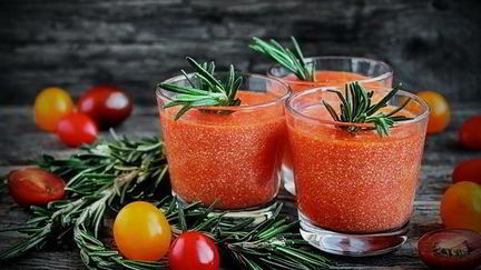 Рецепт Белкового смузи с томатами и хрустящими отрубями