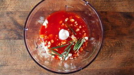 Рецепт белкового смузи с томатами и хрустящими отрубями