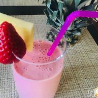 Рецепт Клубнично-ананасового смузи