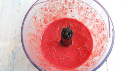 Рецепт клубнично-черничного смузи