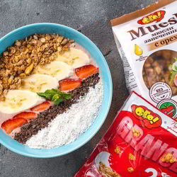 Рецепт Клубничного смузи-боул