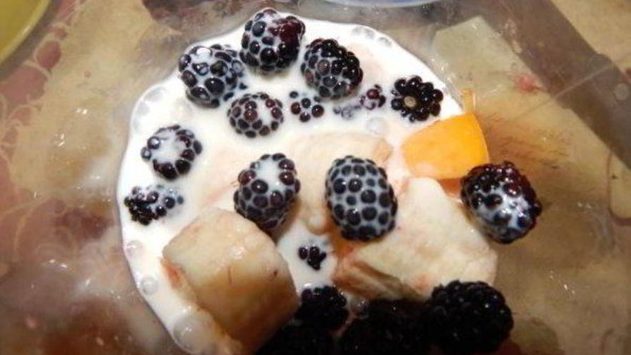 Рецепт персиково-ежевичного смузи