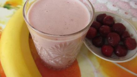 Рецепт смузей бананово-вишневый