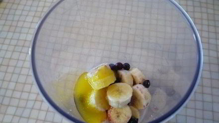 Рецепт смузей из черной смородины и банана