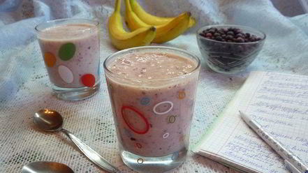 Рецепт смузей из черной смородины и банана