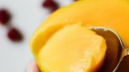 Рецепт смузей из манго и ягод