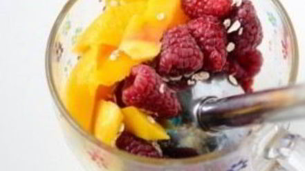 Рецепт смузей из манго и ягод