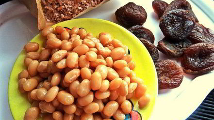 Рецепт смузей с курагой, фасолью и отрубями