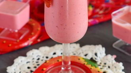 Рецепт смузей с замороженной клубникой