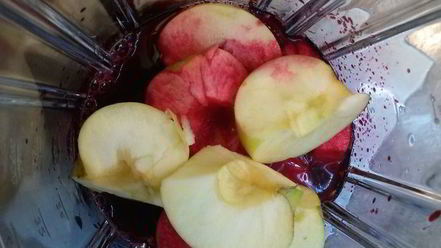 Рецепт свекольного смузи с яблоком и лимоном