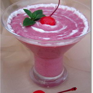 Рецепт Вишневого смузи с йогуртом и овсяными хлопьями