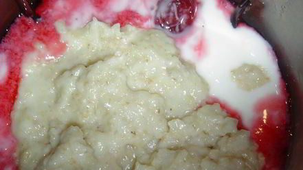 Рецепт вишневого смузи с йогуртом и овсяными хлопьями