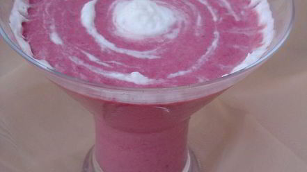 Рецепт вишневого смузи с йогуртом и овсяными хлопьями