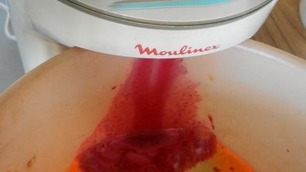 Рецепт сока из свеклы, яблок, моркови и лимона