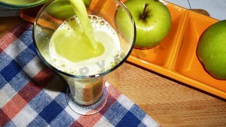 Рецепт свежевыжатого сока из сельдерея и яблок