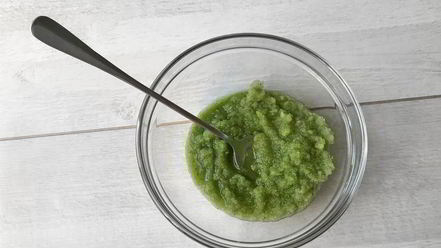 Рецепт томатного сока с зеленой гречкой, сельдереем и сметаной