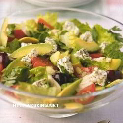Рецепт Греческого островного салата с курицей и авокадо