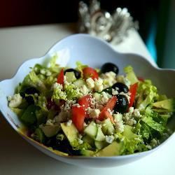 Рецепт Греческого салата с авокадо