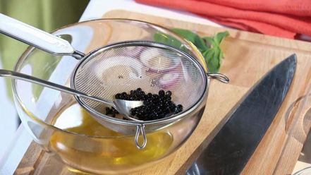 Рецепт греческого салата с бальзамическим жемчугом