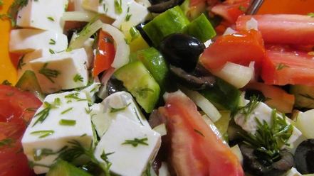 Рецепт греческого салата с фетаксой и помидорами без майонеза