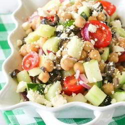 Рецепт Греческого салата с нутом и фетой