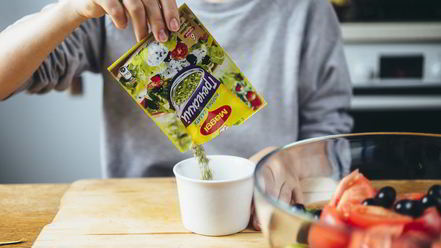 Рецепт греческого салата с жареным адыгейским сыром