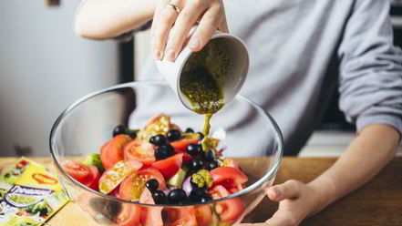 Рецепт греческого салата с жареным адыгейским сыром