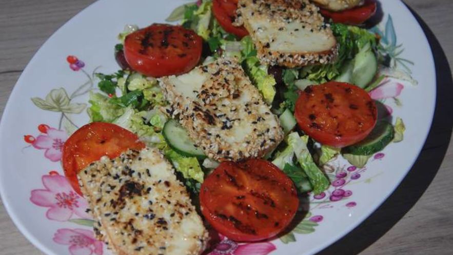 Рецепт греческого салата с жареным сулугуни