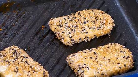 Рецепт греческого салата с жареным сулугуни