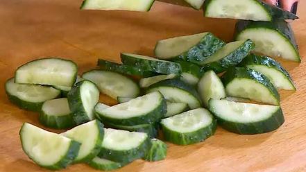 Рецепт греческого салата с жареным сулугуни