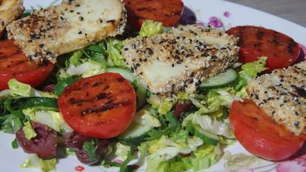 Рецепт греческого салата с жареным сулугуни