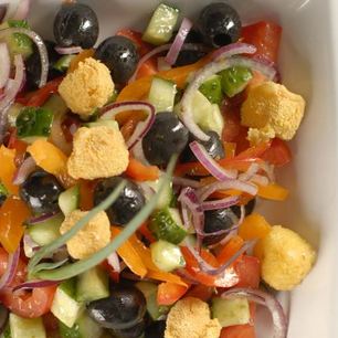 Рецепт Греческого салата с жареным сыром