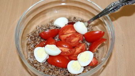 Рецепт гречневого салата с моцареллой