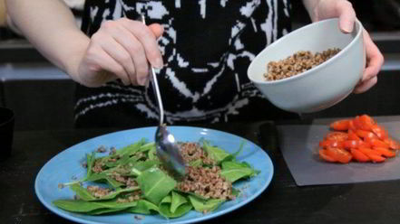 Рецепт салата из гречки с баклажаном