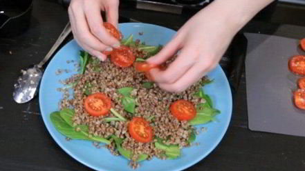 Рецепт салата из гречки с баклажаном