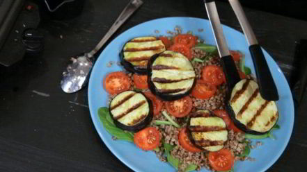 Рецепт салата из гречки с баклажаном