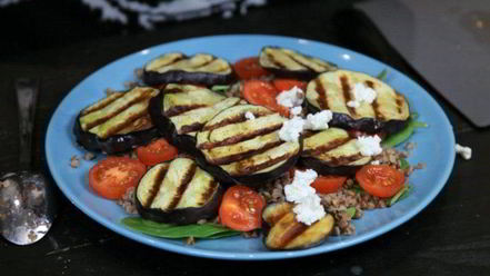 Рецепт салата из гречки с баклажаном