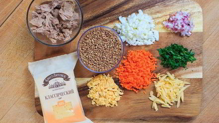 Рецепт слоеного салата с горбушей и гречкой