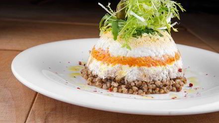 Рецепт слоеного салата с горбушей и гречкой