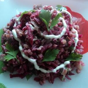 Рецепт Теплого салата с гречкой, свеклой и грибами
