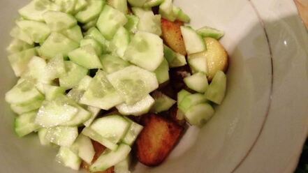 Рецепт горячего картофельного салата с острым соусом