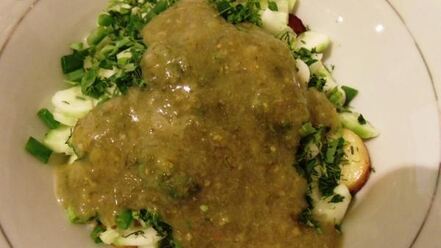 Рецепт горячего картофельного салата с острым соусом